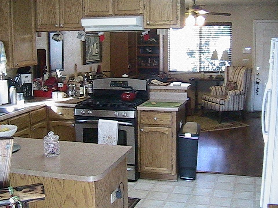 2nd image of 845 Pomona Ave