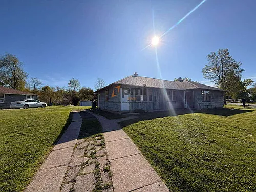 3001 Oakdale Ave Photo 1