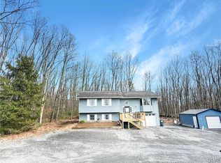 586 Poplar Creek Rd, Effort, PA 18330