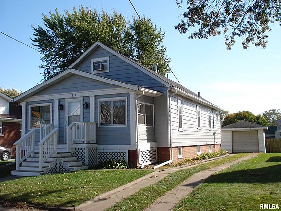 3rd image of 838 Warren St