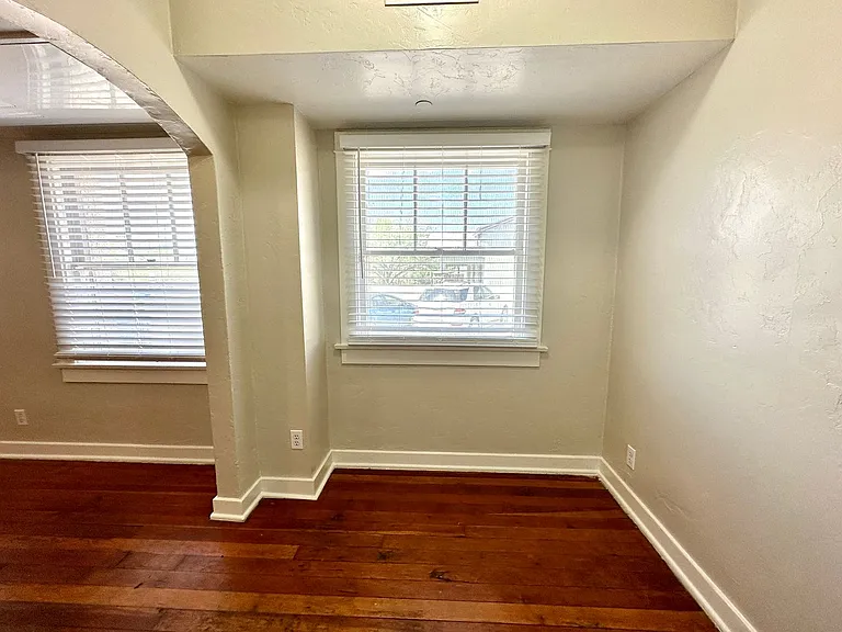 Don Martin Historic Apartments! — Photo 26
