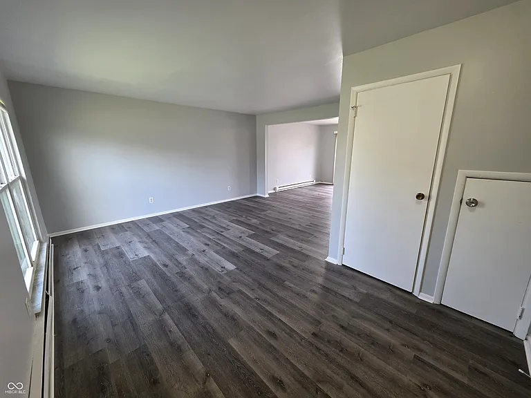 3829 Biscayne Rd — Photo 2