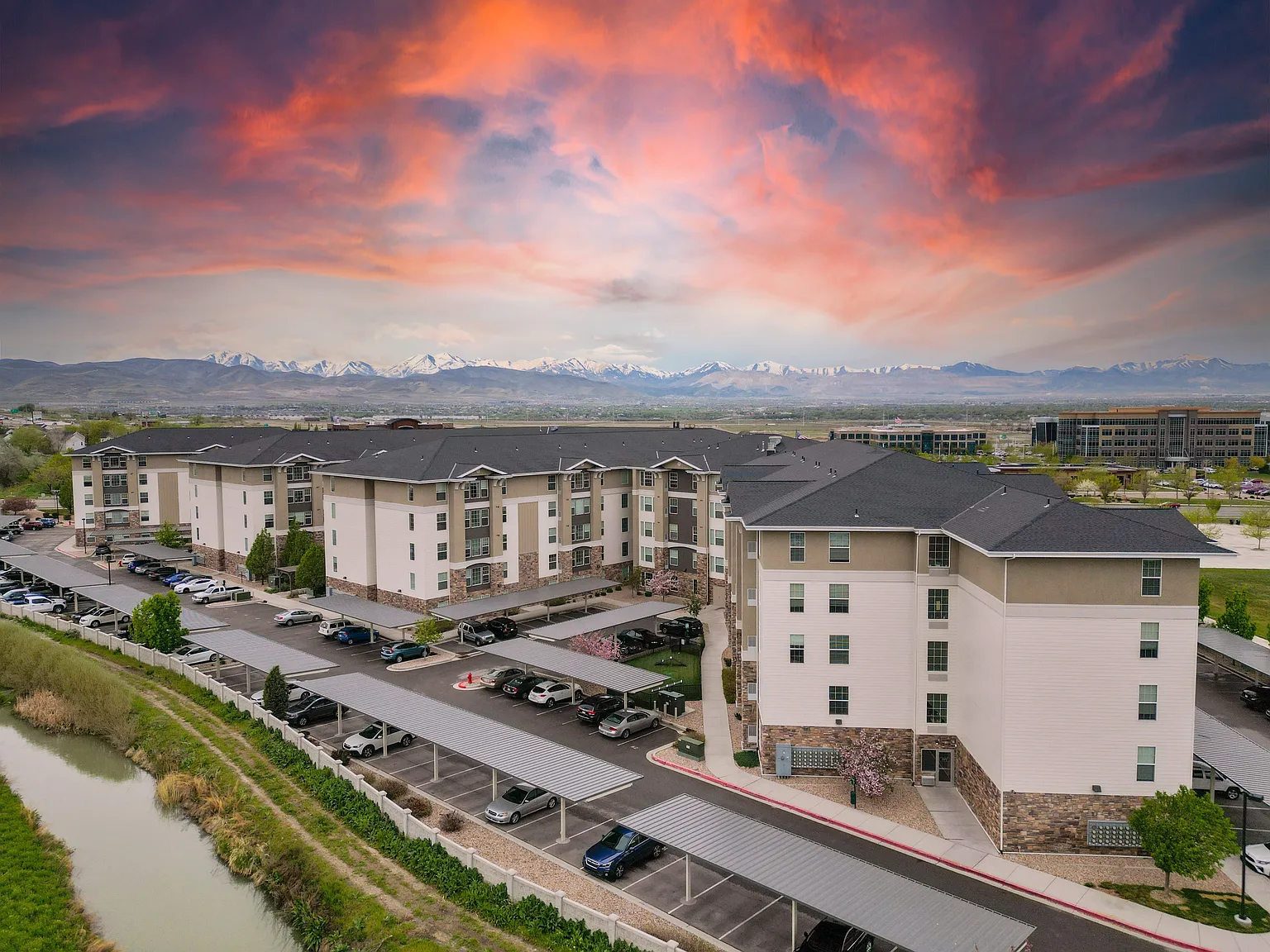 The Ivy at Draper 55+ Active Adult Apartments — Photo 1