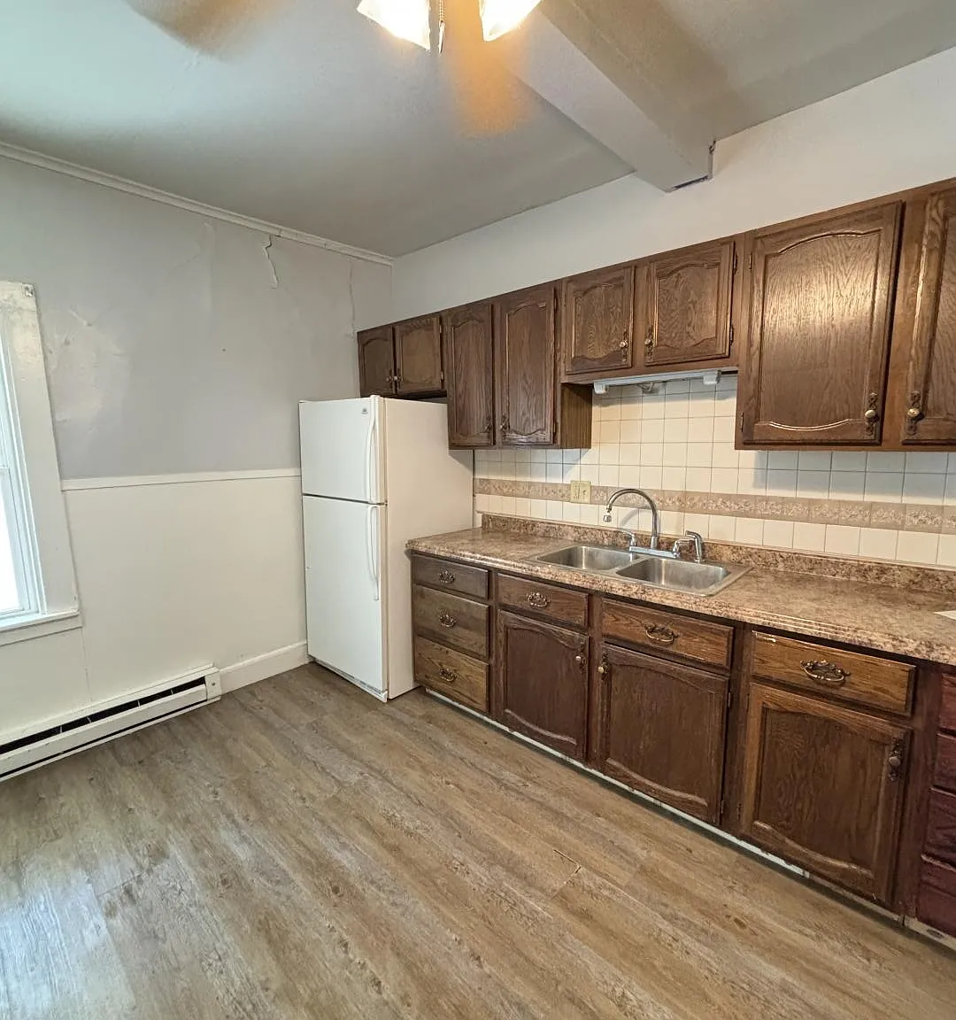 4 bed, 900 sqft, $1,150 — Photo 3