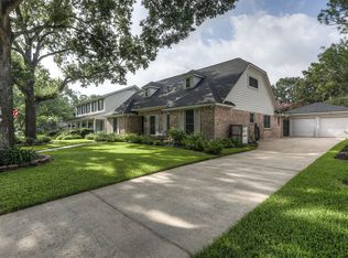 12511 Carriage Hill Dr, Houston, TX 77077