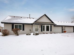 3668 Gershwin Ln N, Oakdale, MN 55128