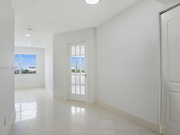 3rd image of 1130 11th St APT 6J