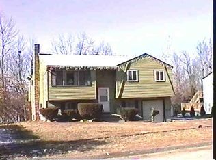 11 Hamill Dr, Winsted, CT 06098