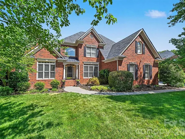 2110 Highland Forest Dr, Waxhaw, NC 28173