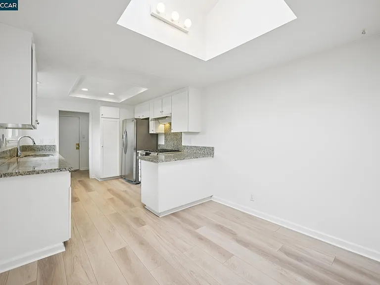 2137 Presidio Ct — Photo 13