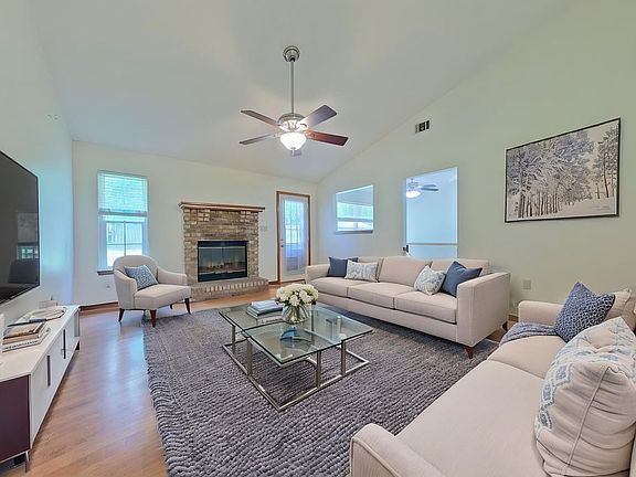 4th image of 2986 Windsor Cir