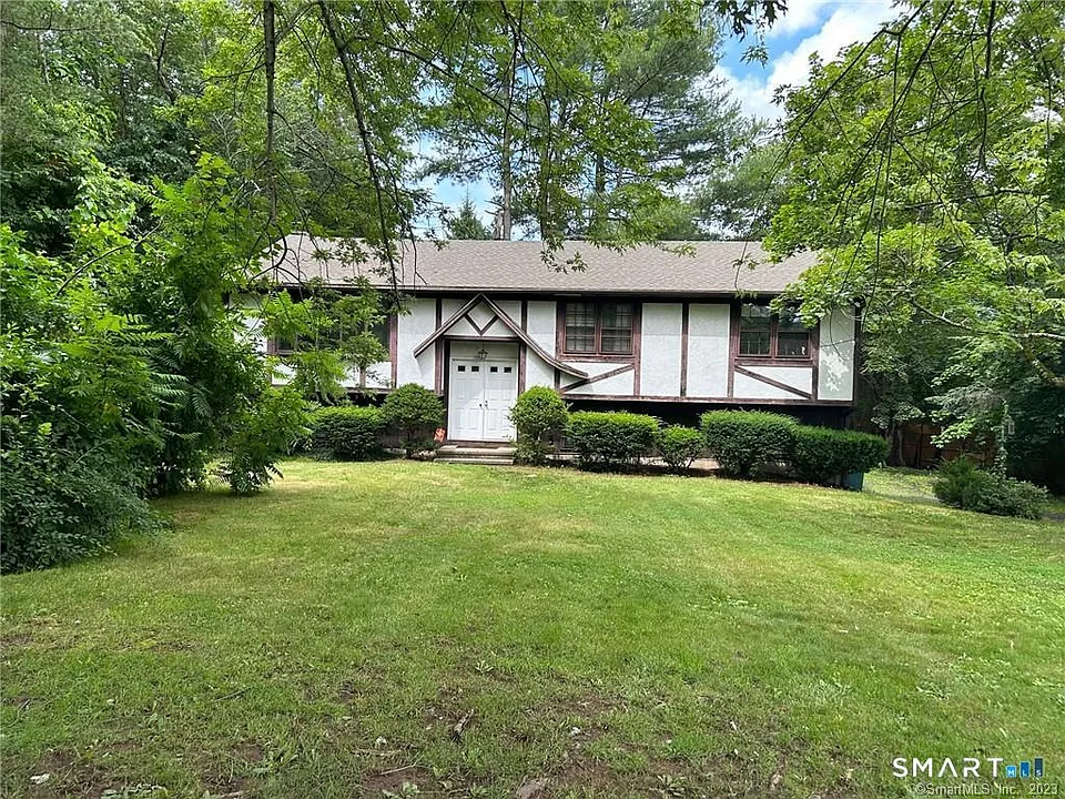 549 W Woods Rd