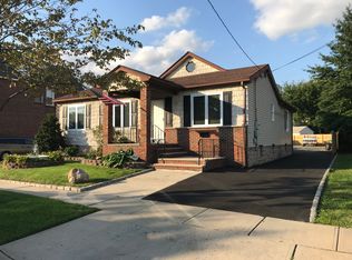 925 Clinton St, Linden, NJ 07036