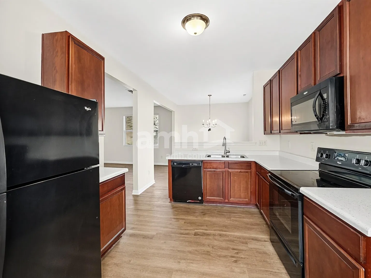 3 bed, 2.5 bath, 1846 sqft, $2,120 — Photo 4