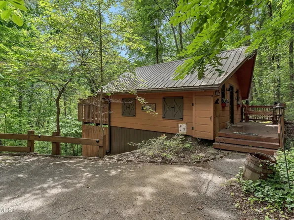 1830 Ridgecrest Dr, Sevierville, TN 37876