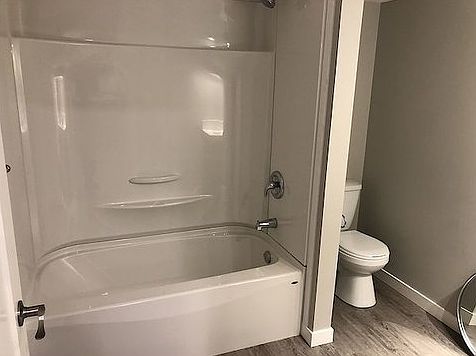 3rd image of 15208 93rd St NW