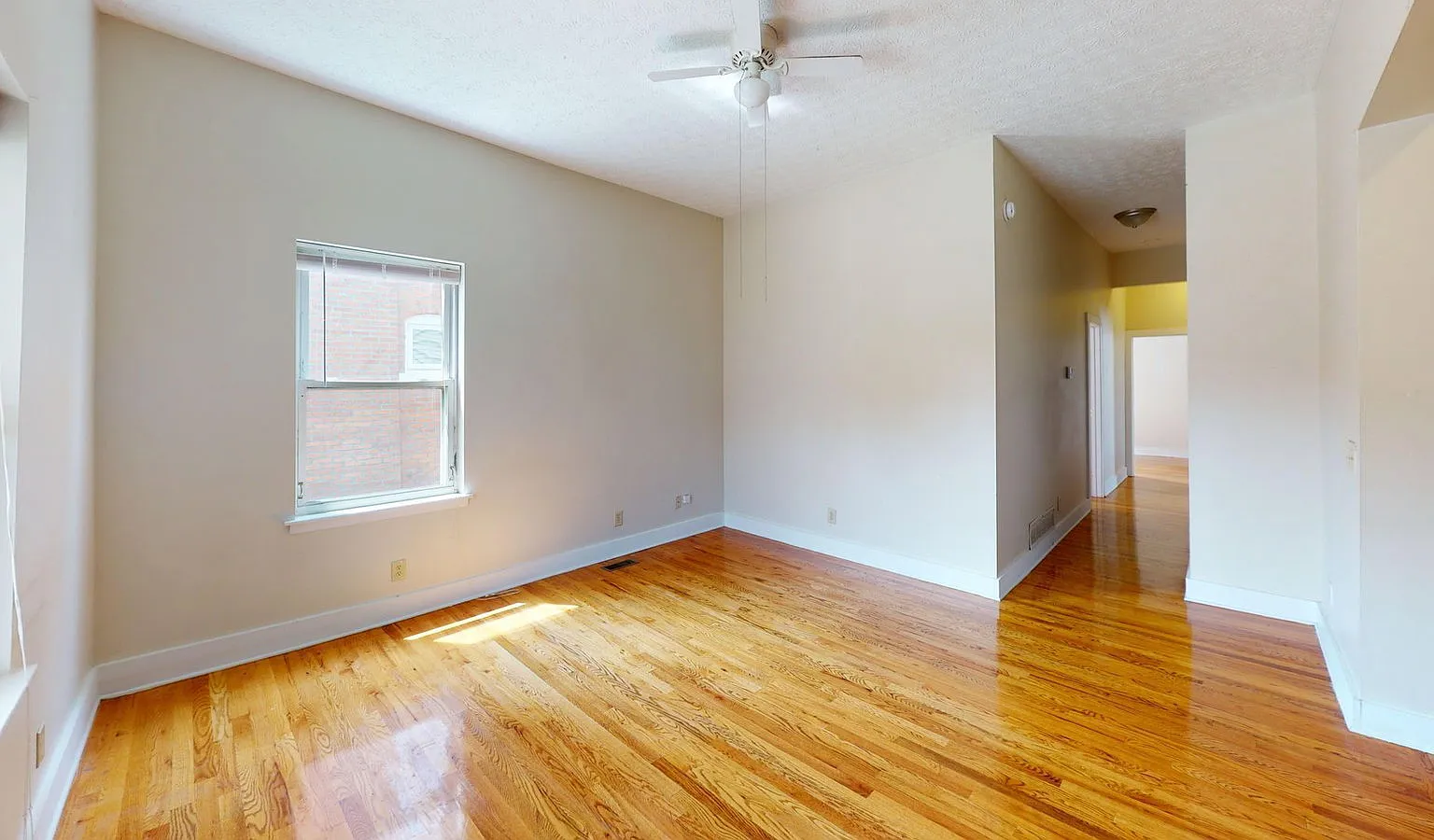 3 bed, 1.0 bath, $1,199 — Photo 2