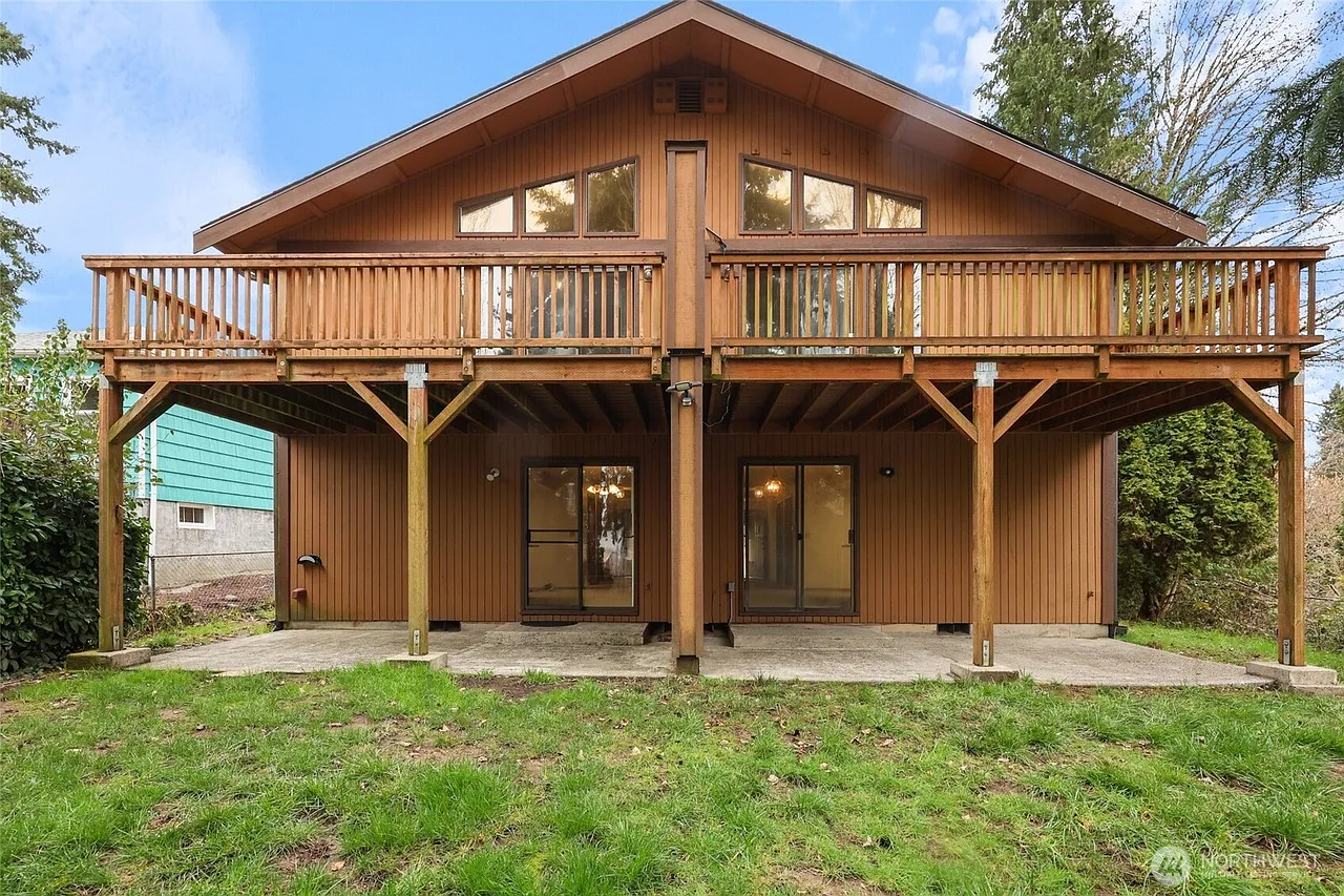 2 bed, 1.5 bath, 1243 sqft, $2,300 — Photo 1