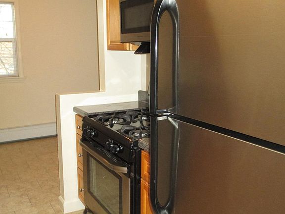 3rd image of 20 Hasbrouck Dr APT G