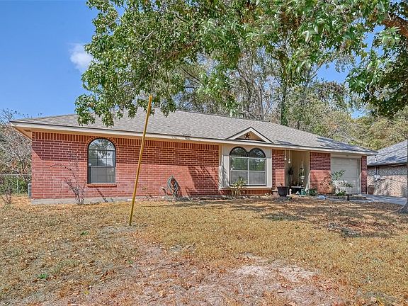 2nd image of 101 Laurie Ln