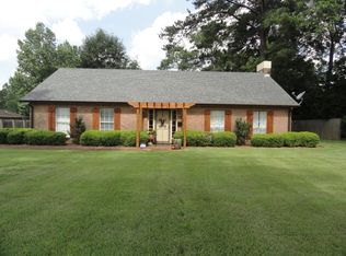 2304 Old Bay Springs Rd, Laurel, MS 39440