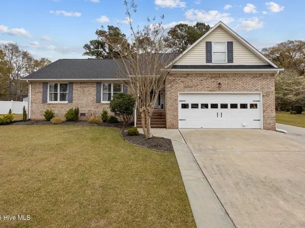 216 Pinewood Drive, New Bern, NC 28562