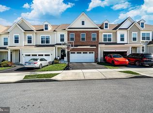 25 N Tompkins Sq, Downingtown, PA 19335