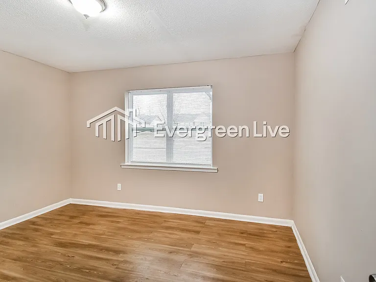 1939 Custer Dr — Photo 12