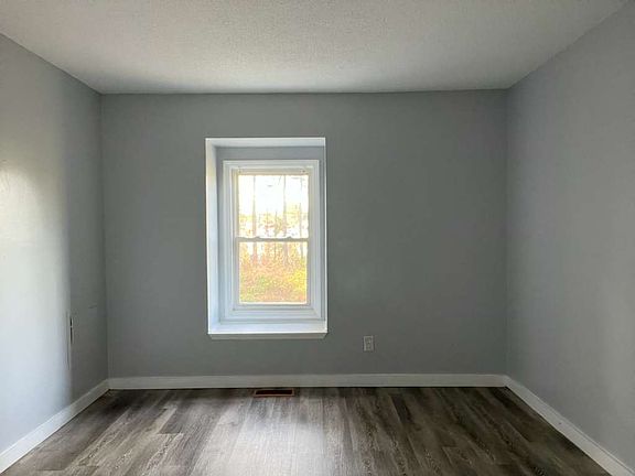 4th image of 1661 Forest Dr APT 6