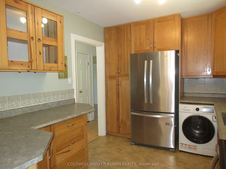 104 Boyne Cres #MAIN FLOOR — Photo 6