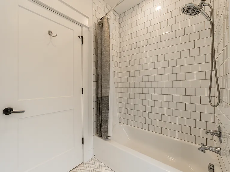 328 N Cross Ave — Photo 48