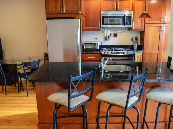 122 Charles St, Cambridge, MA 02141