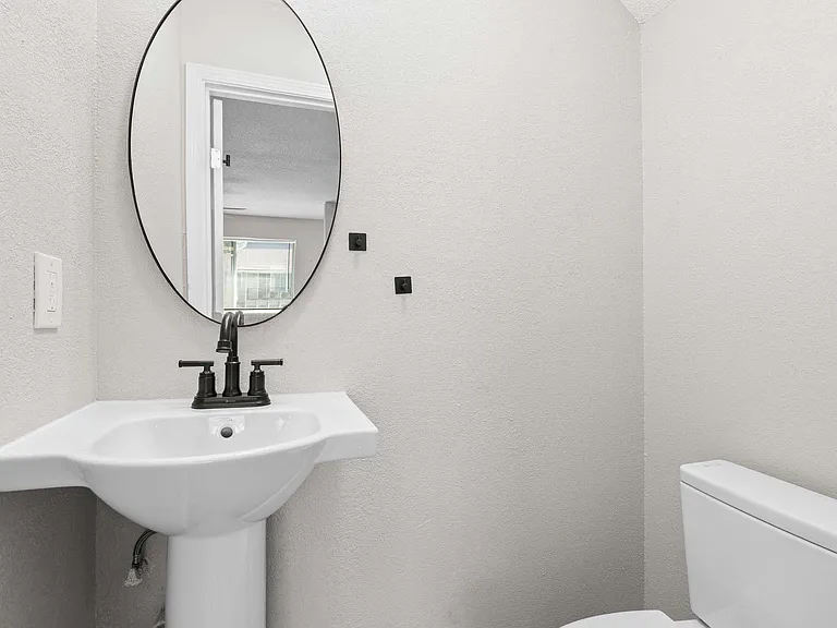 Stoneside Apartments — Photo 23