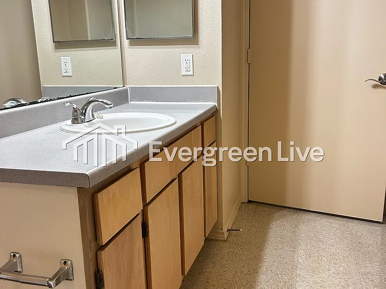 55 Callan Ct — Photo 5