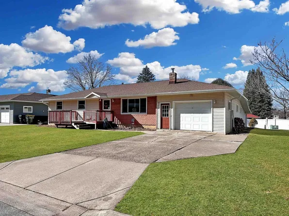 137 Pedretti Parkway, Prairie Du Chien, WI 53821