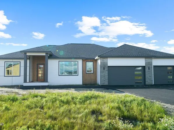 2600 S Sanctuary Dr, Palmer, AK 99645