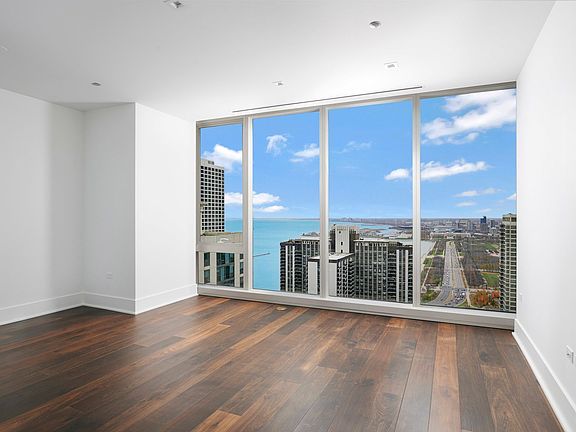 2nd image of 363 E Wacker Dr Unit 3205