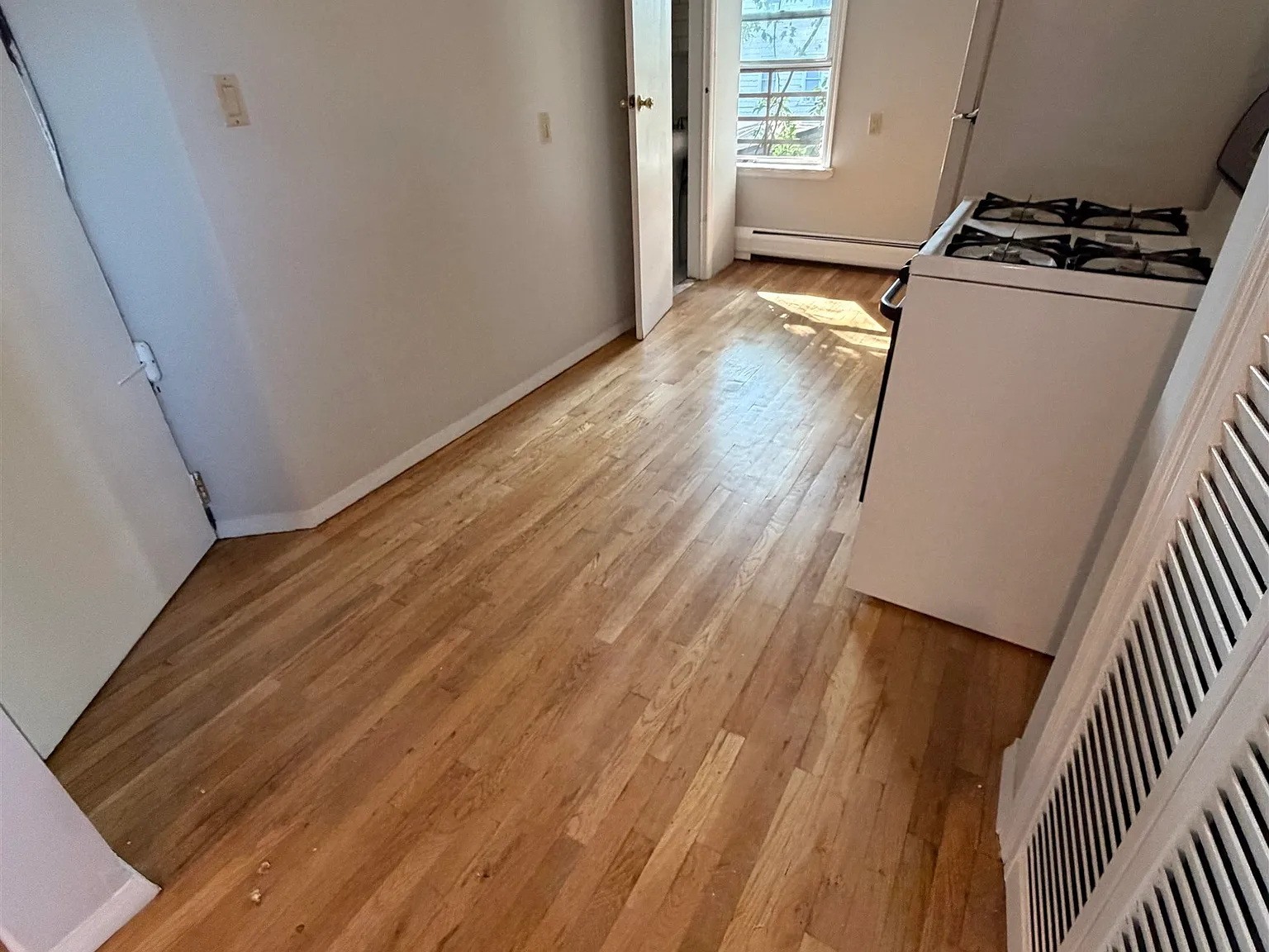 1 bed, 1.0 bath, $1,750 — Photo 4