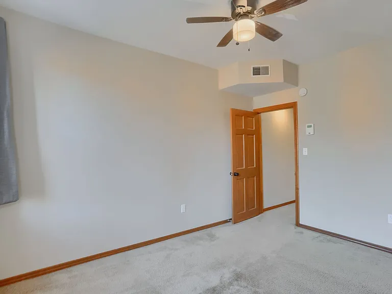 2810 Sarah Street — Photo 21