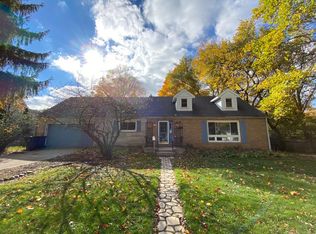 311 Jefferson Ave, Chesterton, IN 46304