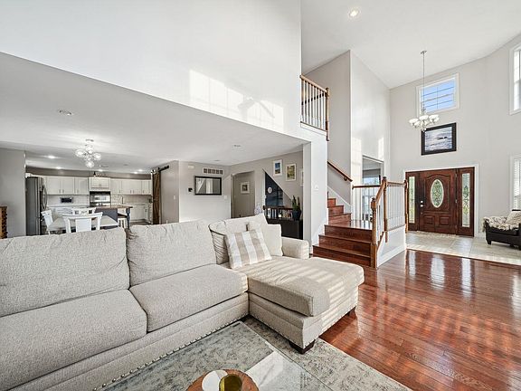 4th image of 11004 Kingsmere Ct