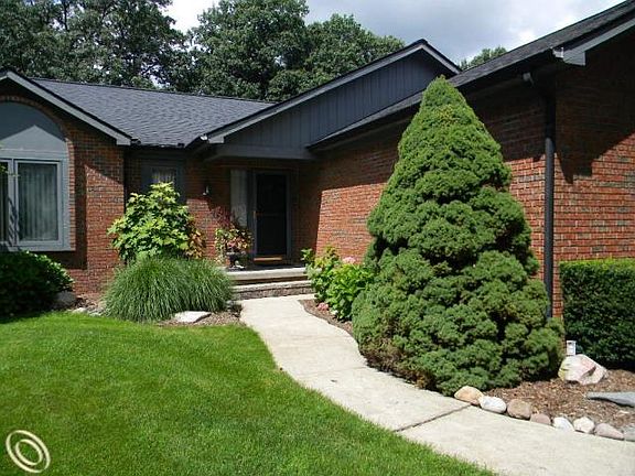 2nd image of 4483 Lynne Ln