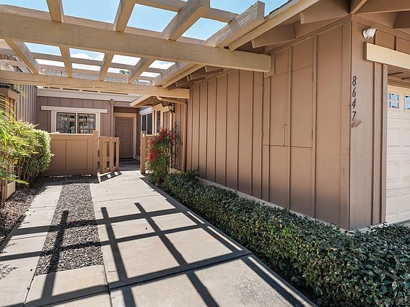 4th image of 8647 Circle R Valley Ln