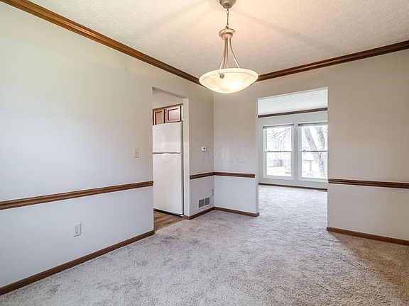 5th image of 421 Oriole Ct