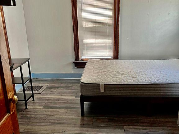 4th image of 29 Edwards St #1