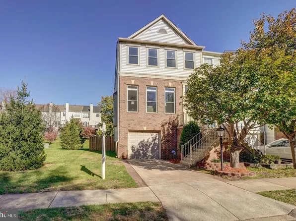 47616 Watkins Island Sq, Sterling, VA 20165