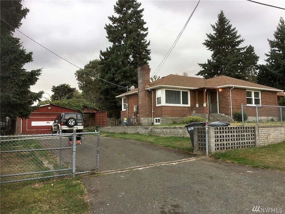 2nd image of 1233 S 117th St