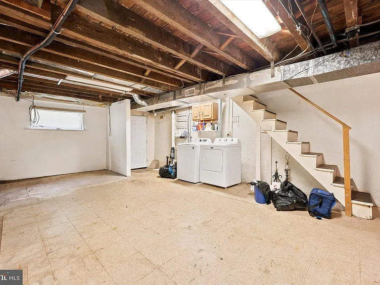 107 Plant Ave — Photo 12