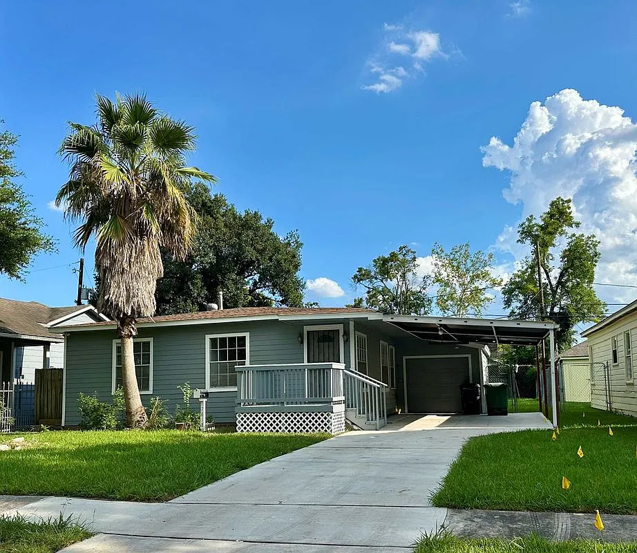 3 bed, 2.0 bath, 1411 sqft, $1,900 — Photo 1