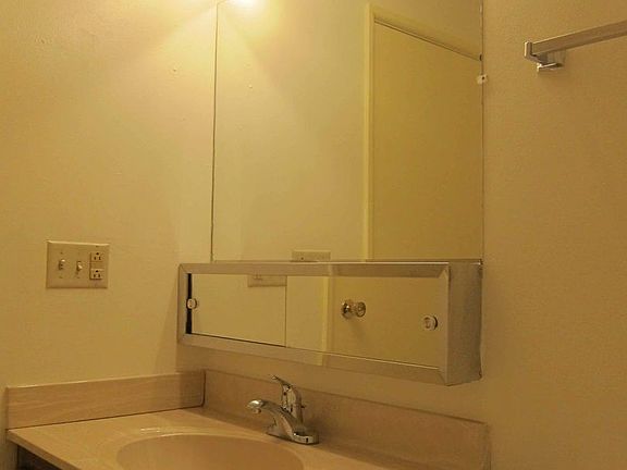 4th image of N111W15625 Vienna Ct #22